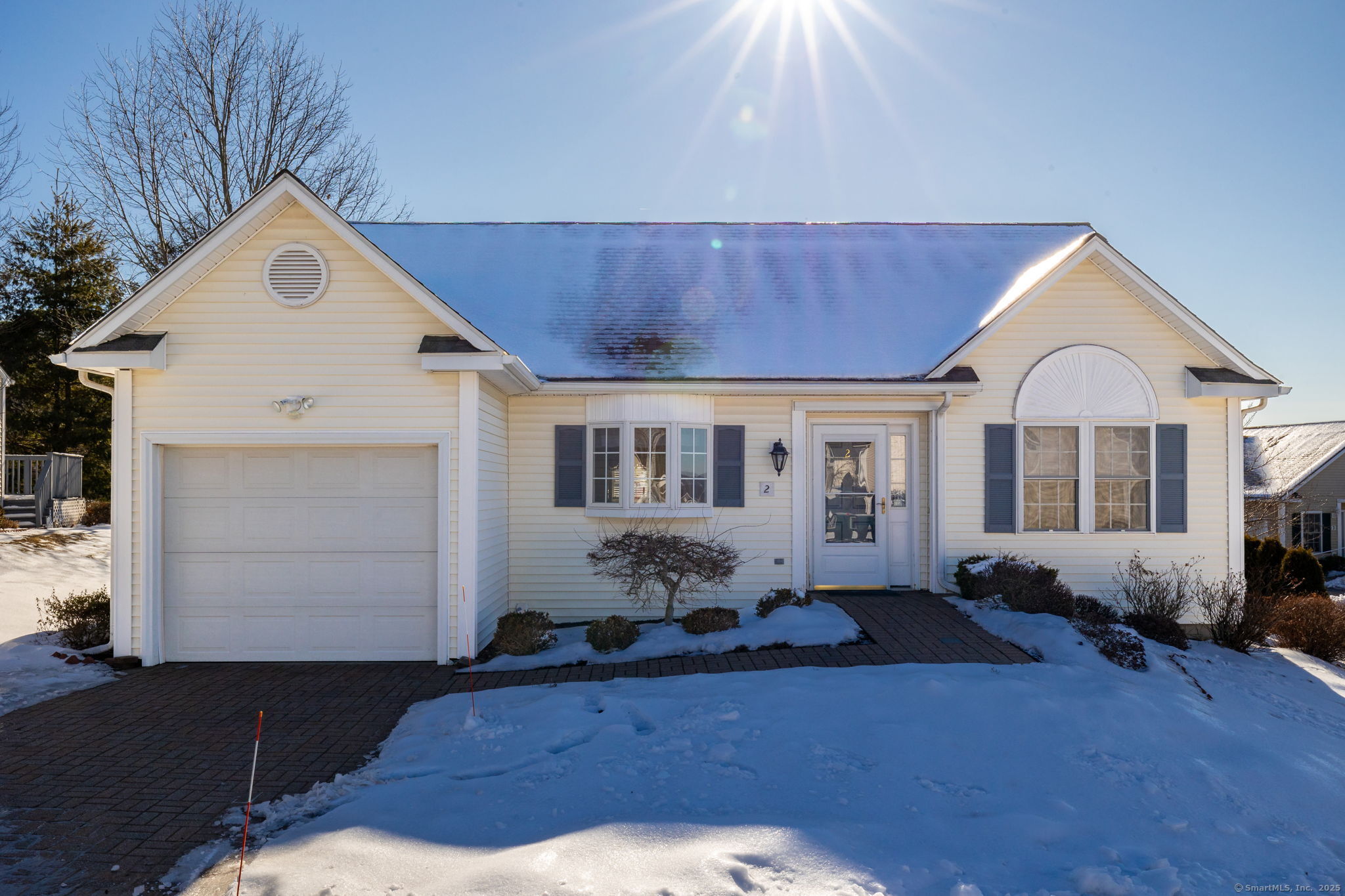 Portland, Connecticut 06480, United States, 2 Bedrooms Bedrooms, ,2 BathroomsBathrooms,Residential,Pending,388