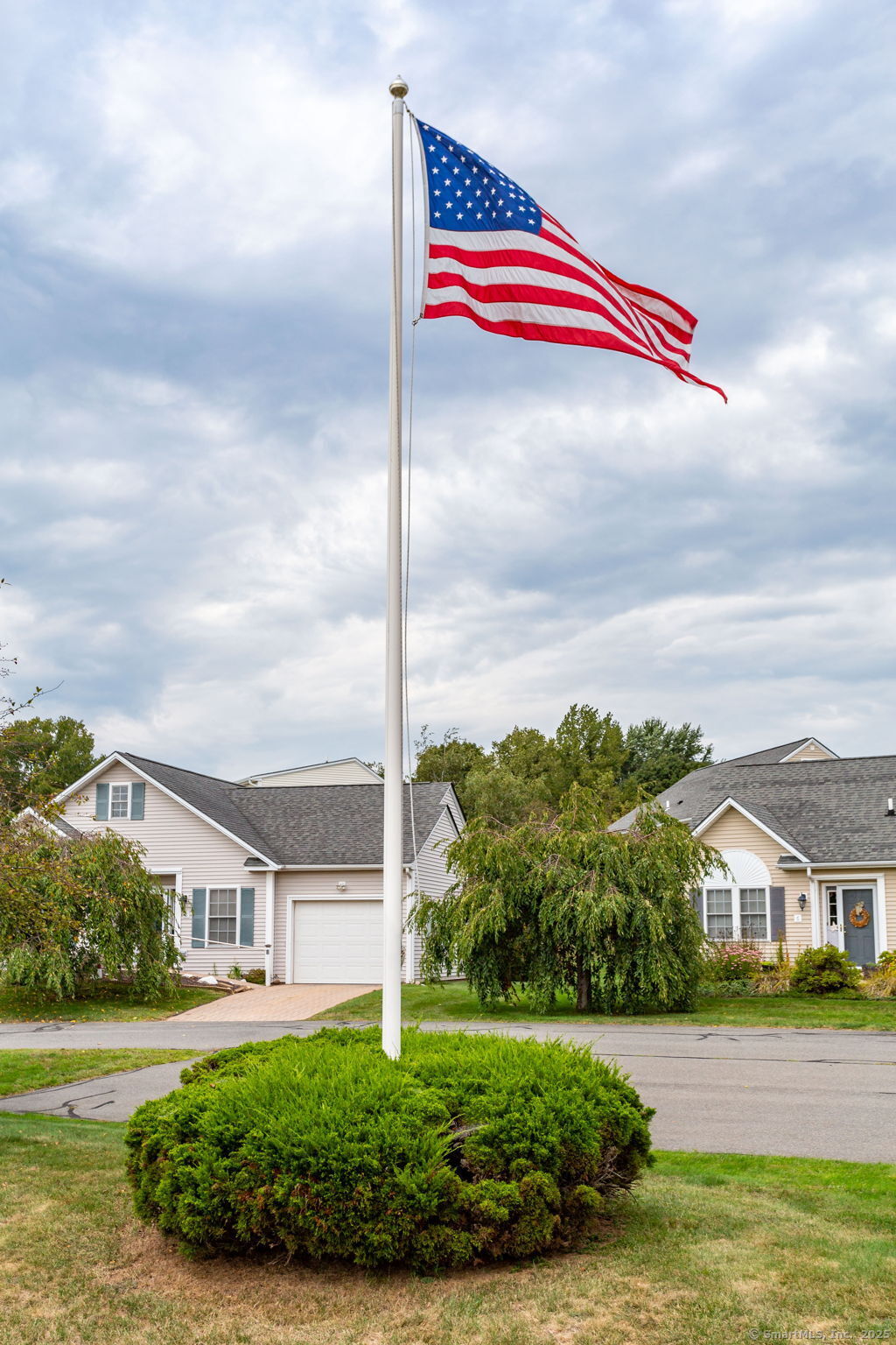 Portland, Connecticut 06480, United States, 2 Bedrooms Bedrooms, ,2 BathroomsBathrooms,Residential,Pending,388