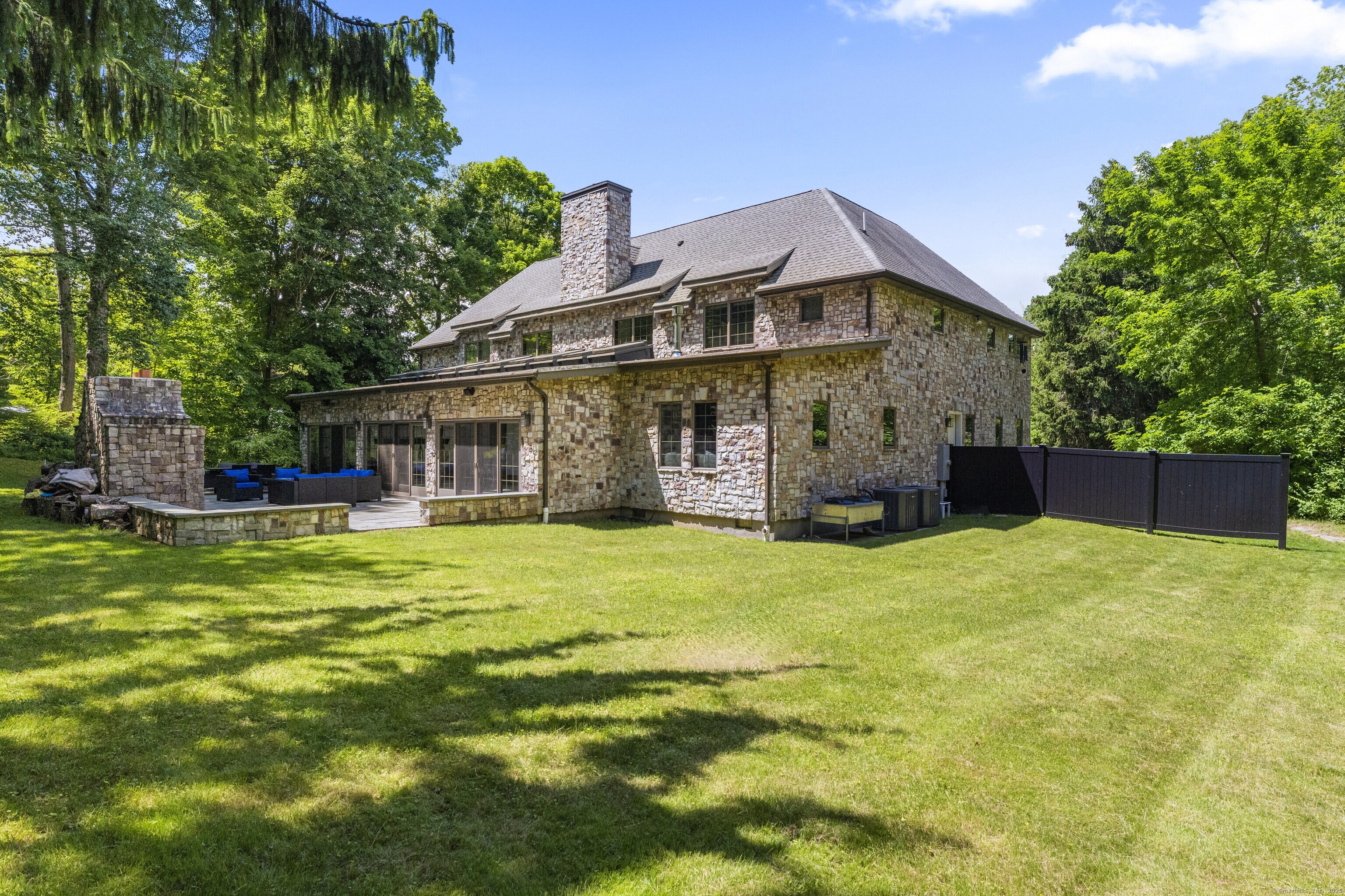 584 Boston Post Road