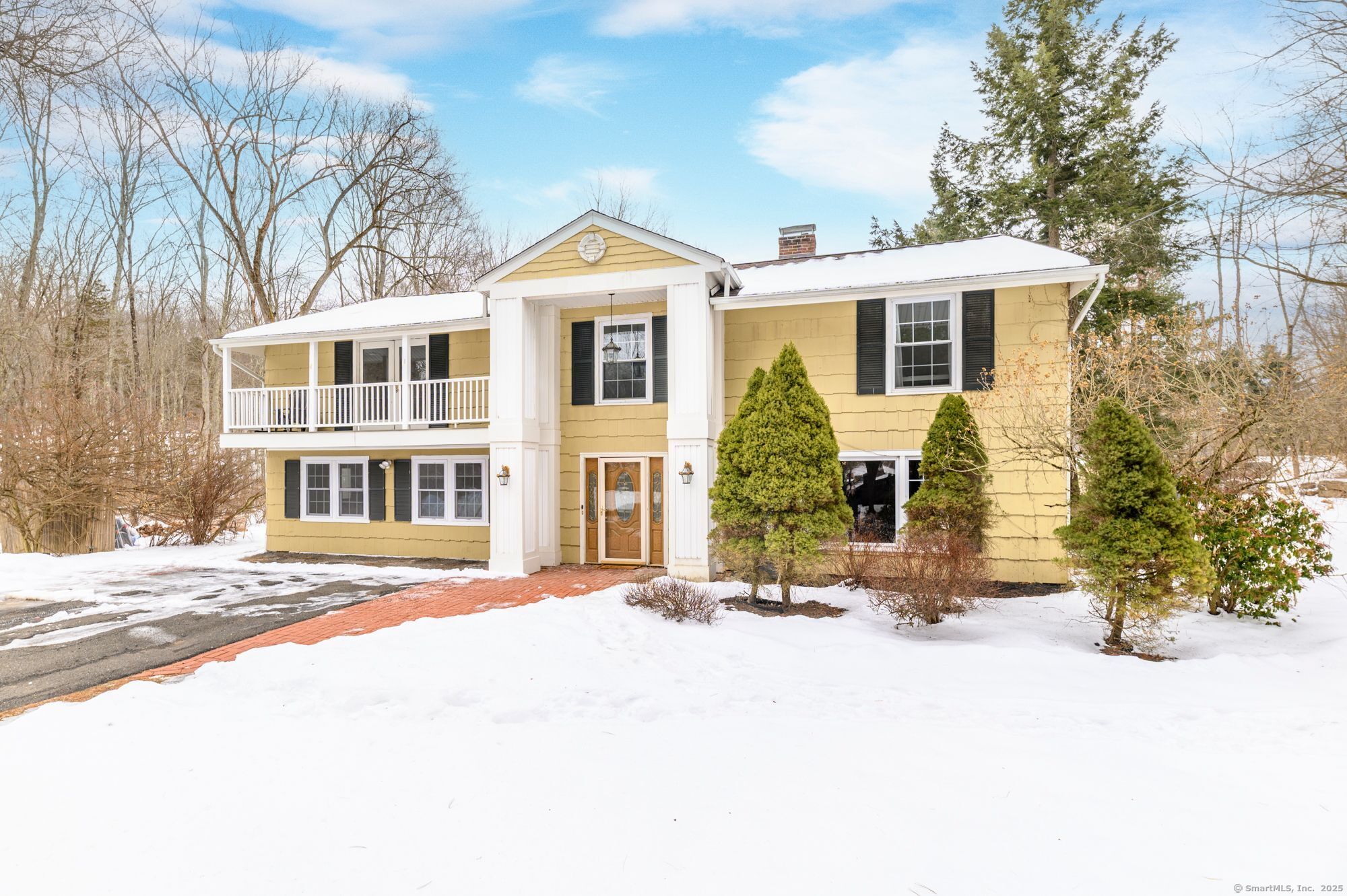 Property for Sale at Granite Ridge Road, Redding, Connecticut - Bedrooms: 4 
Bathrooms: 2 
Rooms: 10  - $779,000