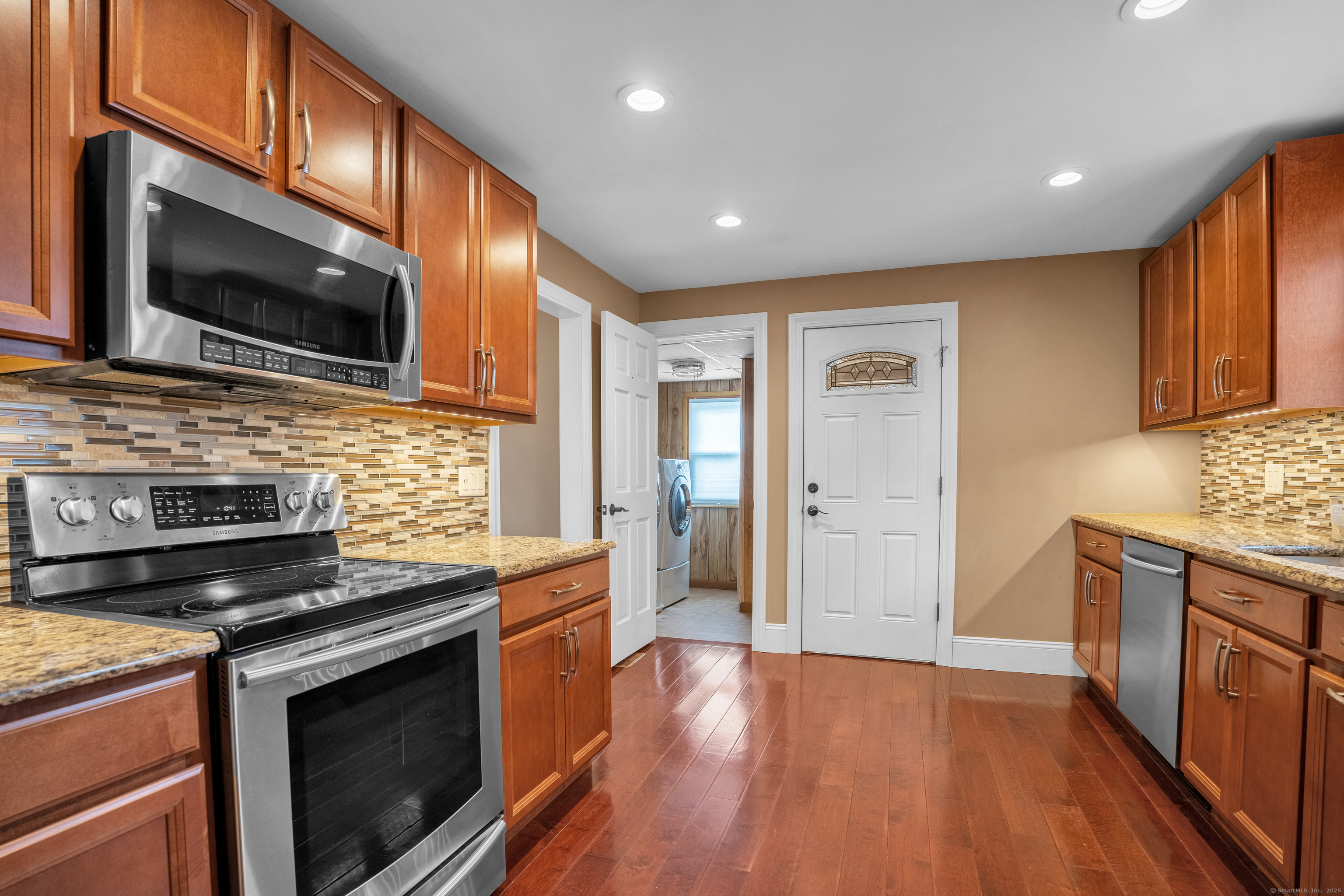 275 N Elm Street, Torrington, Connecticut image 12
