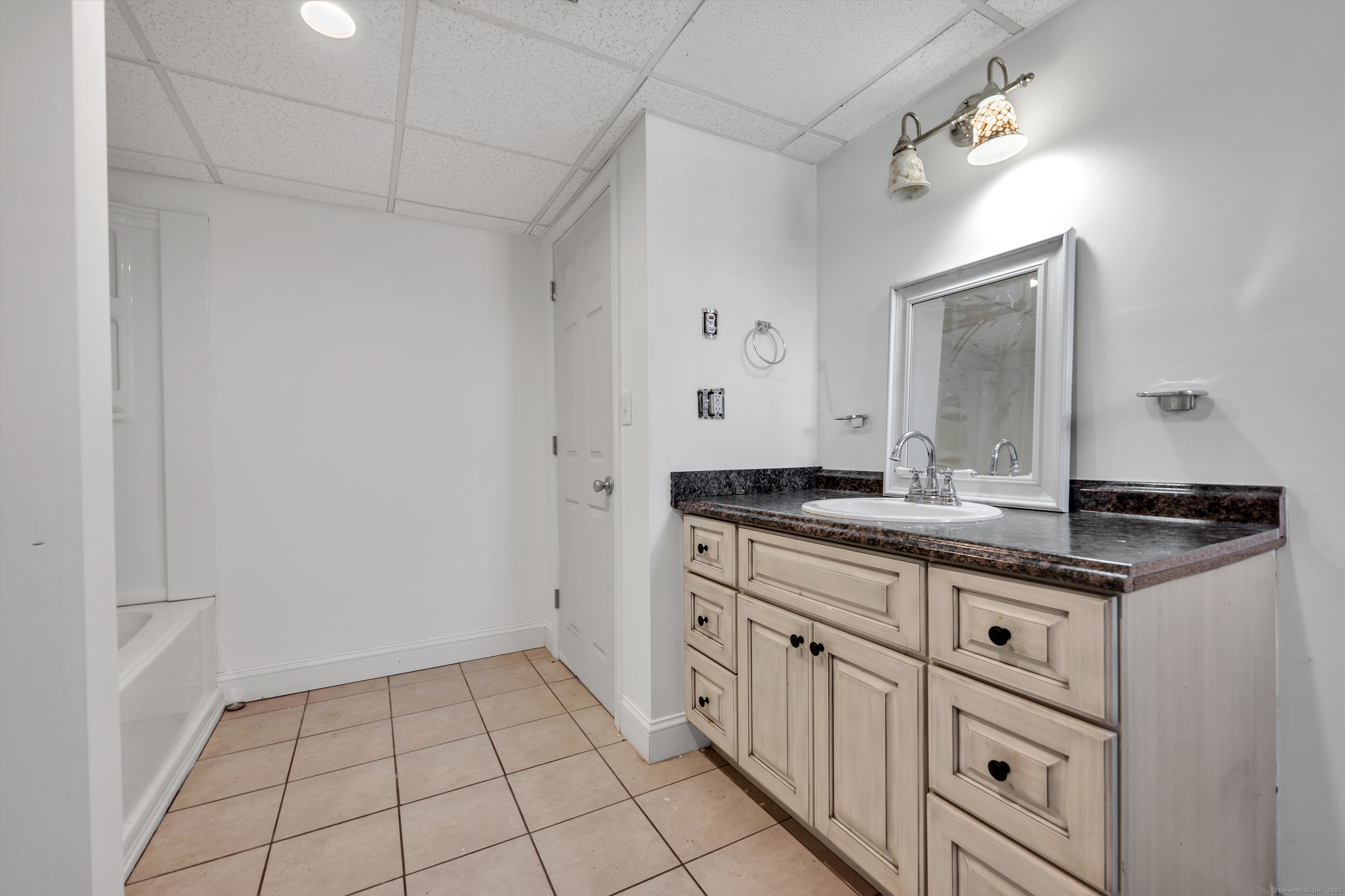 823 Murdock Avenue, Meriden, Connecticut image 24