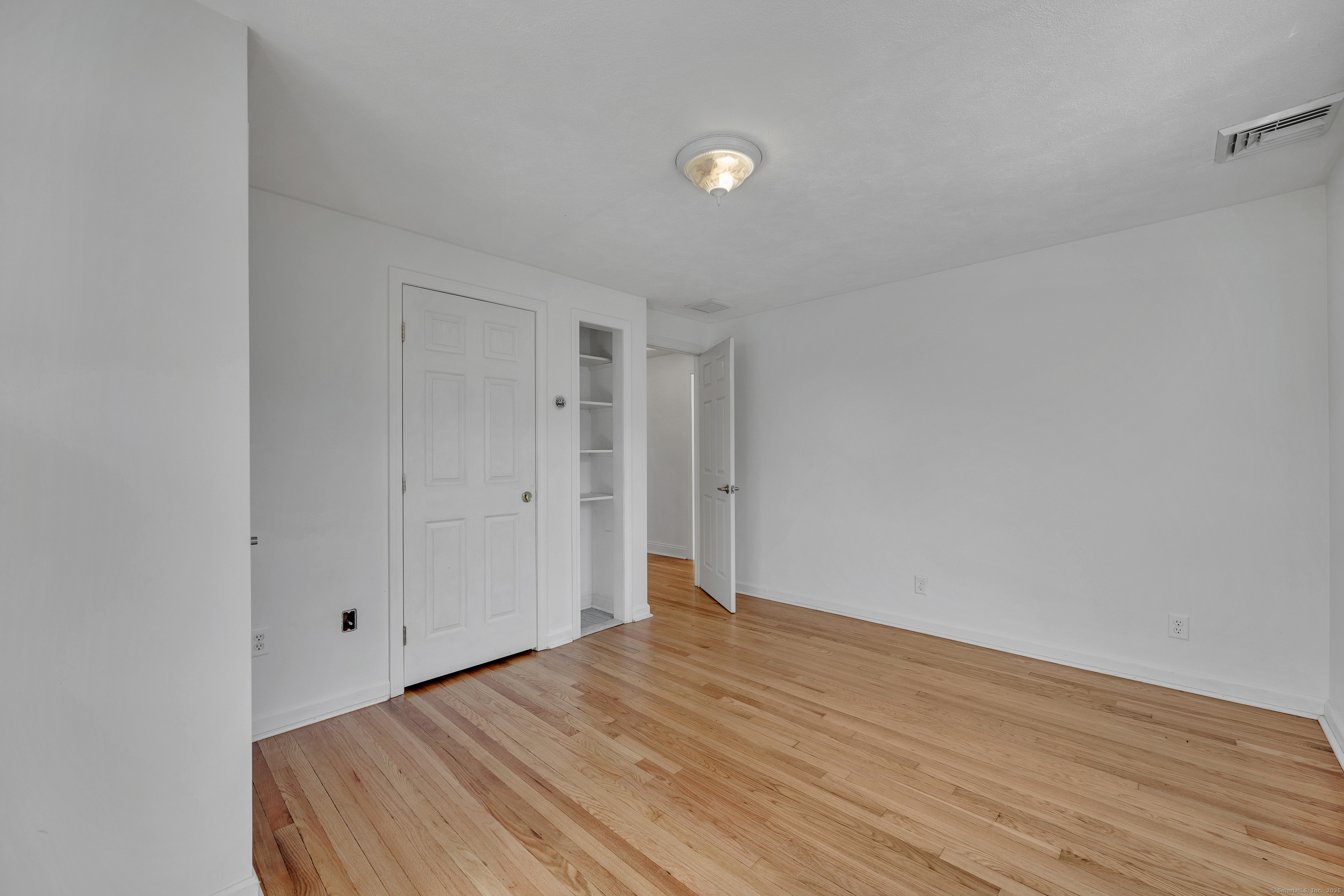 823 Murdock Avenue, Meriden, Connecticut image 10