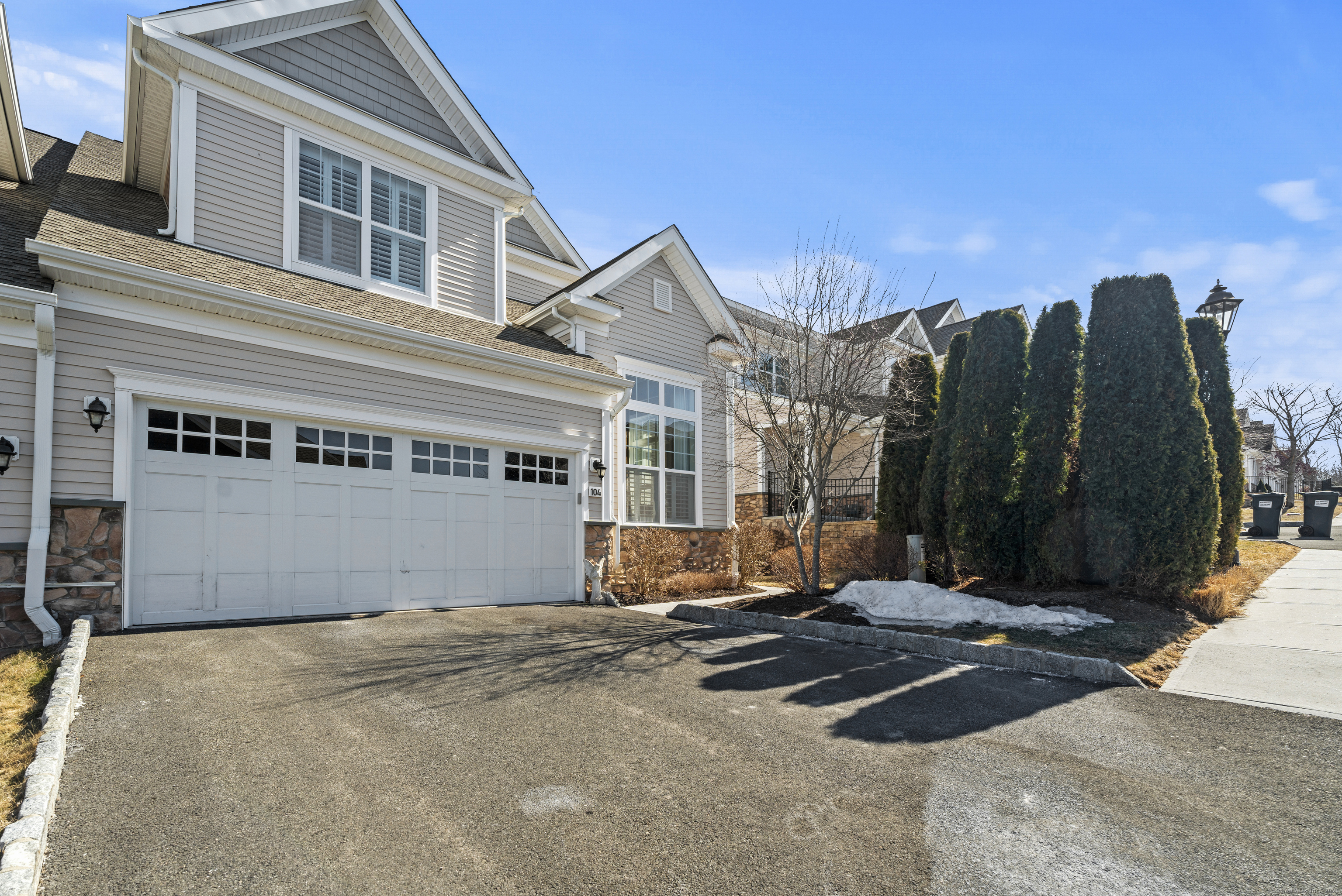 Property for Sale at Great Hill Drive 104, Bethel, Connecticut - Bedrooms: 3 
Bathrooms: 4 
Rooms: 9  - $855,000