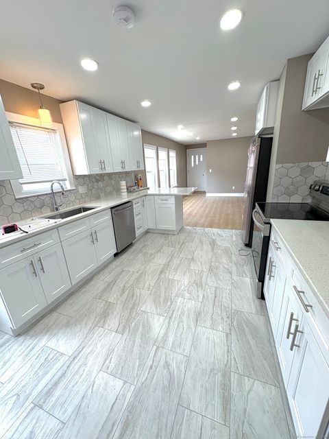 MLS: 24080578