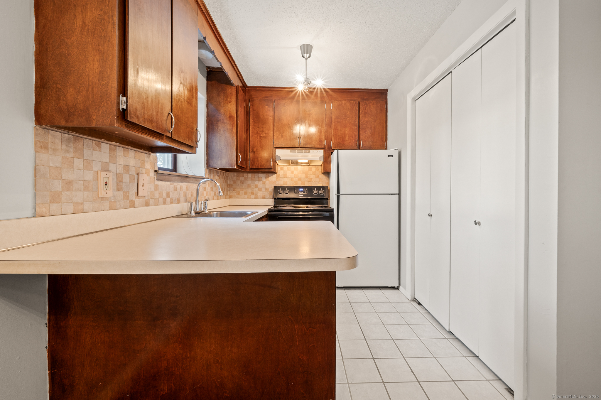 492 East Street #APT 6, Plainville, Connecticut image 4