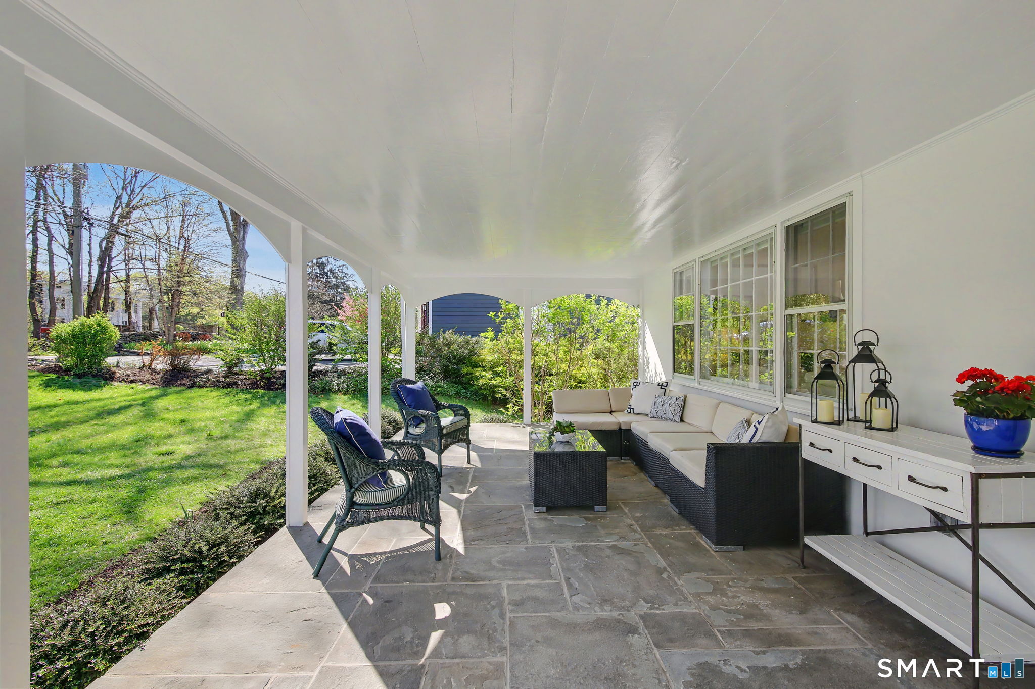 107 Compo Road North