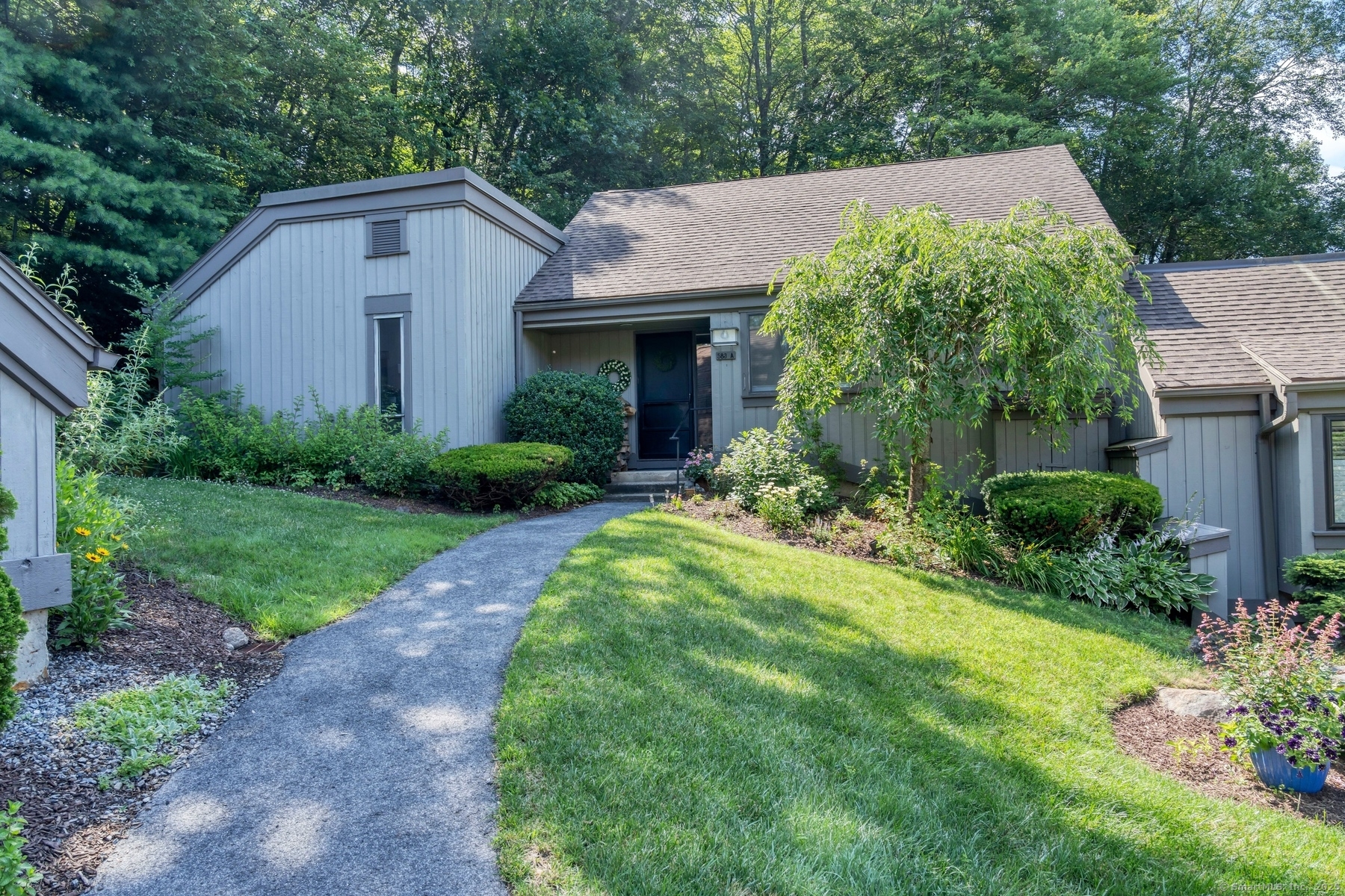 583 Heritage Village A