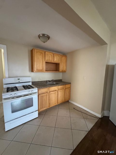 Photo of 49 Dover Street #1R, Bridgeport, CT 06610 (MLS # 24168004)