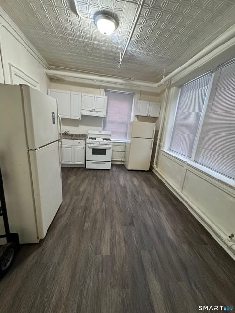 Multifamily For Rent - 86 Pequonnock Street #40<br/> Bridgeport, CT 06604