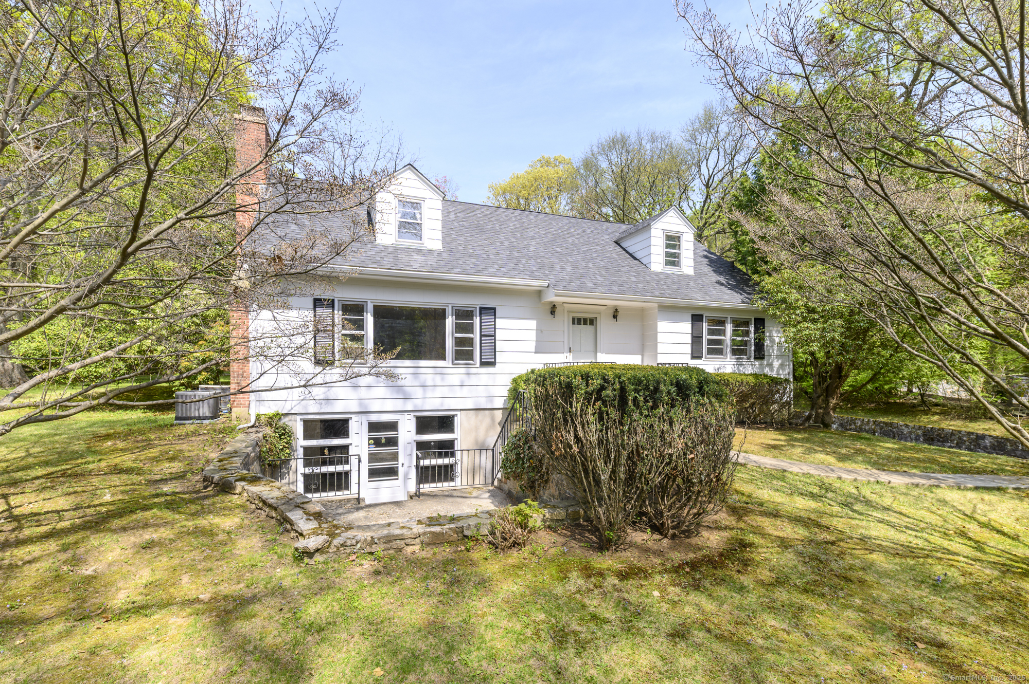 35 Woodbrook Drive, Stamford, Connecticut image 3