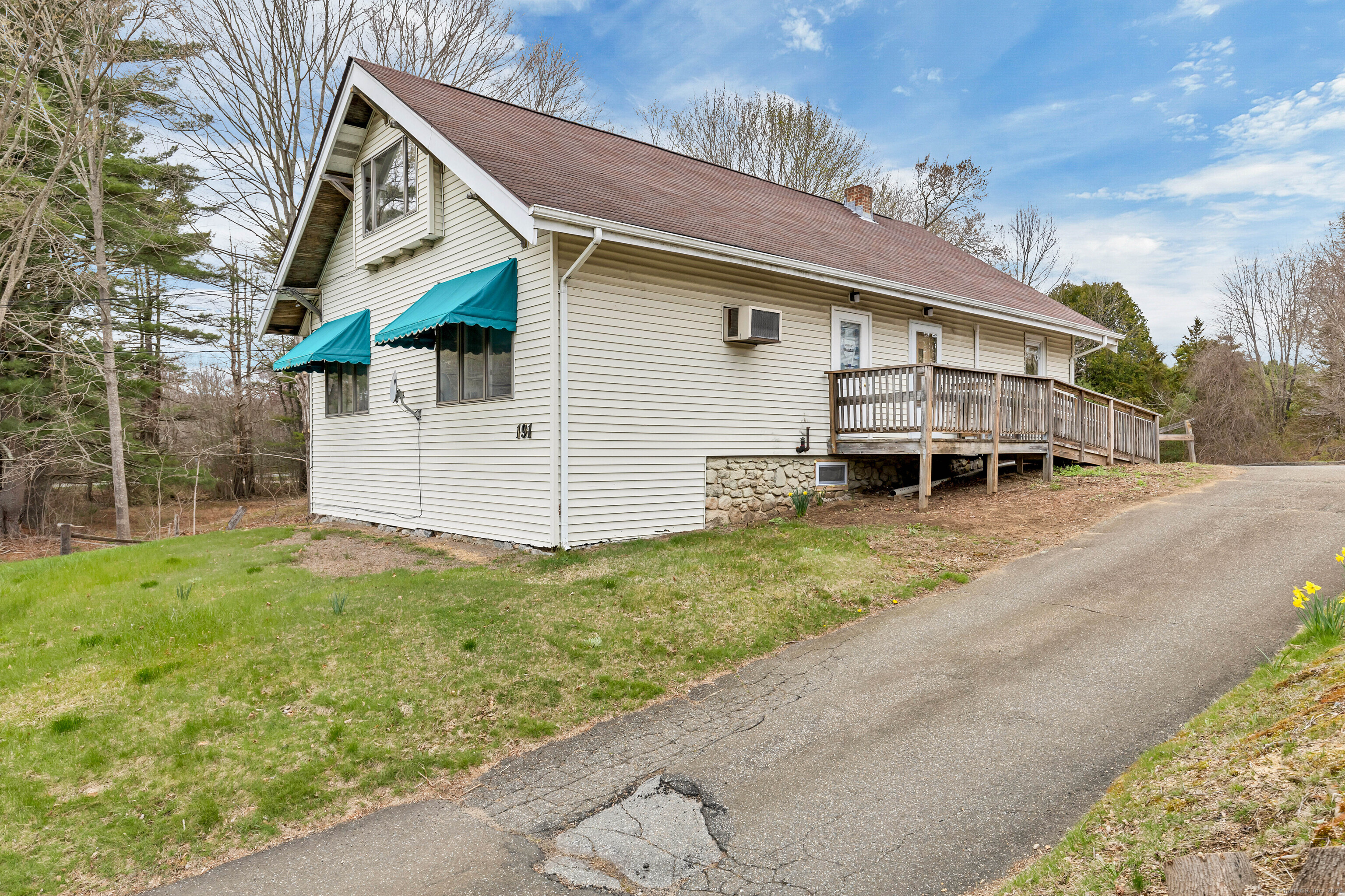Rental Property at Boston Post Road, East Lyme, Connecticut - Bedrooms: 2 
Bathrooms: 1 
Rooms: 7  - $1,850 MO.