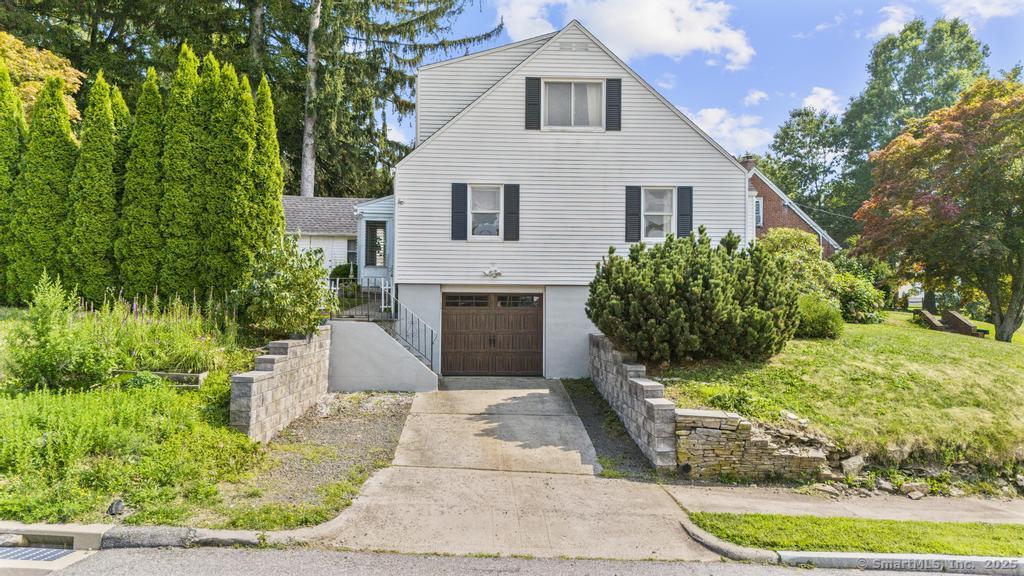 New Britain, Connecticut 06053, United States, 4 Bedrooms Bedrooms, ,2 BathroomsBathrooms,Residential,Pending,184668