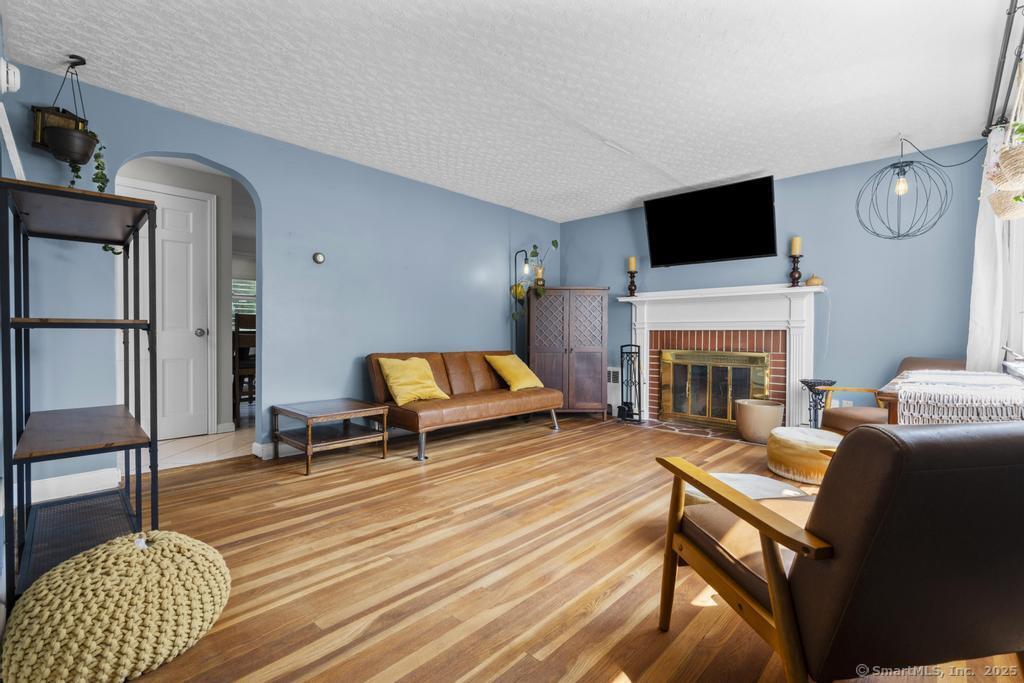 New Britain, Connecticut 06053, United States, 4 Bedrooms Bedrooms, ,2 BathroomsBathrooms,Residential,Pending,184668