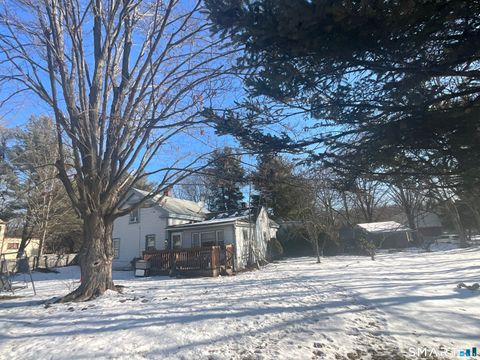 Tiny photo for 265 Oakland Street, Manchester, CT 06042 (MLS # 24150623)