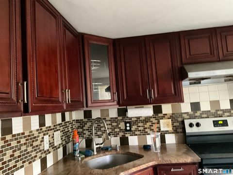 Tiny photo for 265 Oakland Street, Manchester, CT 06042 (MLS # 24150623)