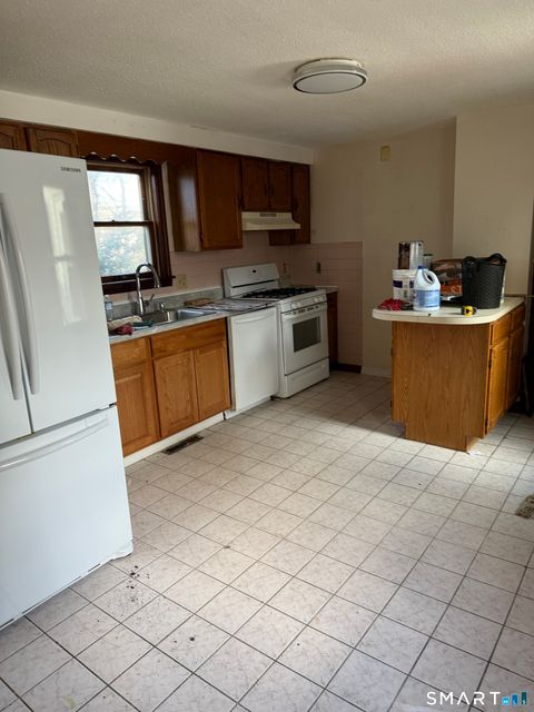 Tiny photo for 265 Oakland Street, Manchester, CT 06042 (MLS # 24150623)