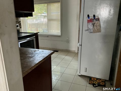 Tiny photo for 265 Oakland Street, Manchester, CT 06042 (MLS # 24150623)