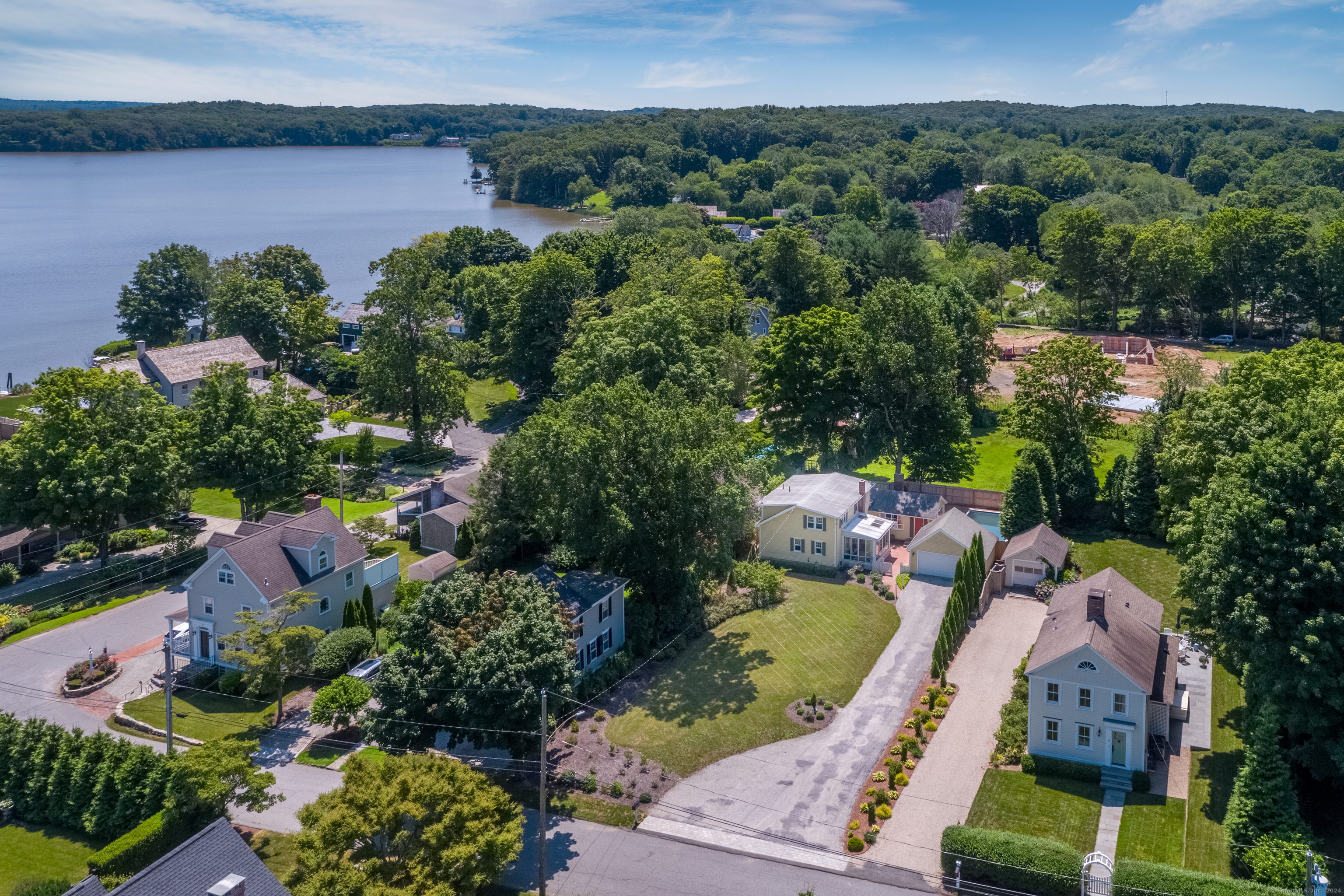 Property for Sale at 8 Mack Lane, Essex, Connecticut - Bedrooms: 4 
Bathrooms: 3 
Rooms: 7  - $795,000