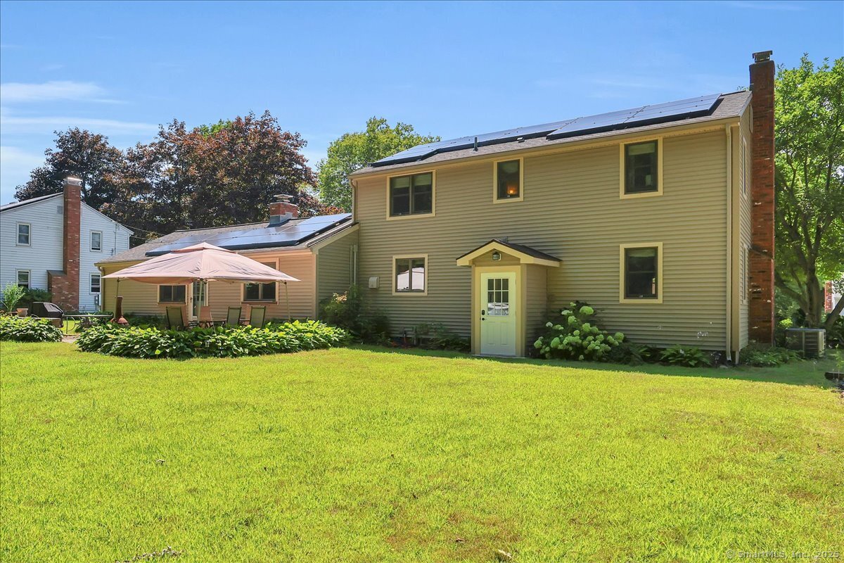76 Meadowood Drive
