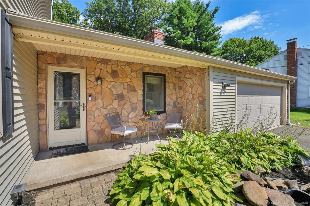 76 Meadowood Drive