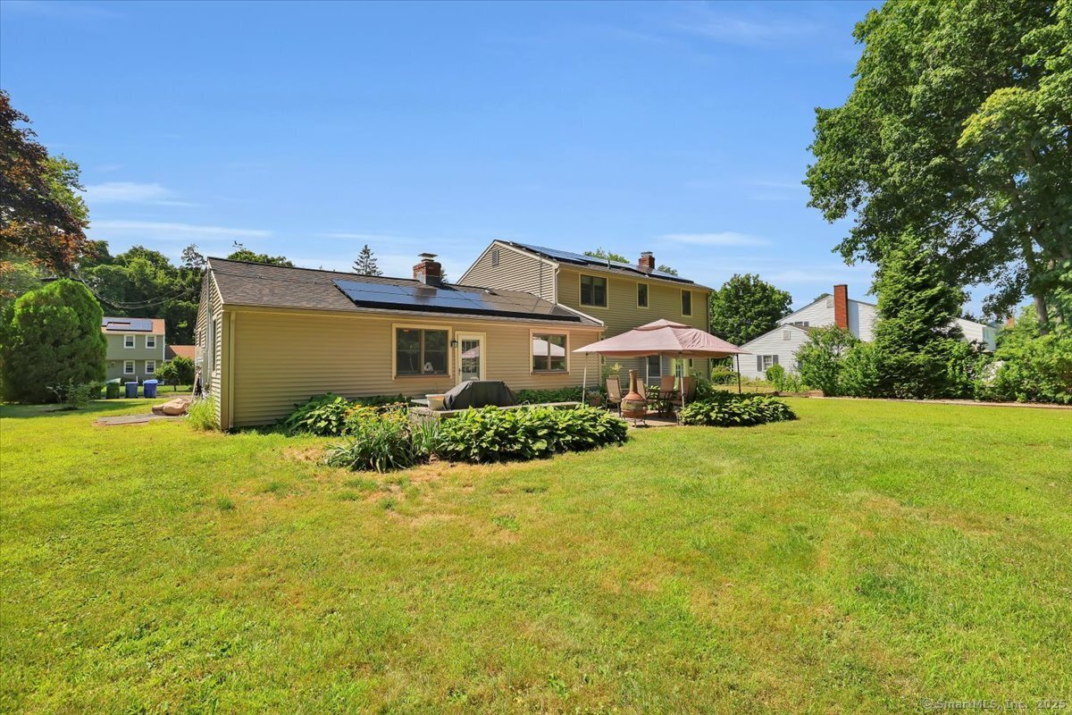 76 Meadowood Drive