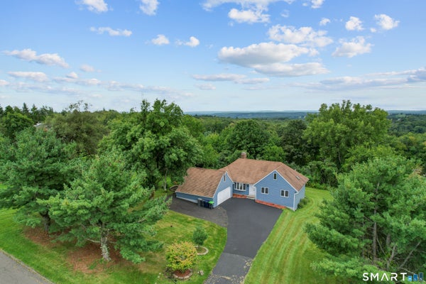 4 BAYVIEW CIR, WATERTOWN, CT 06795 - Image ebc4e9be6bd64ea7ead6cc265f9a832f/1912771883