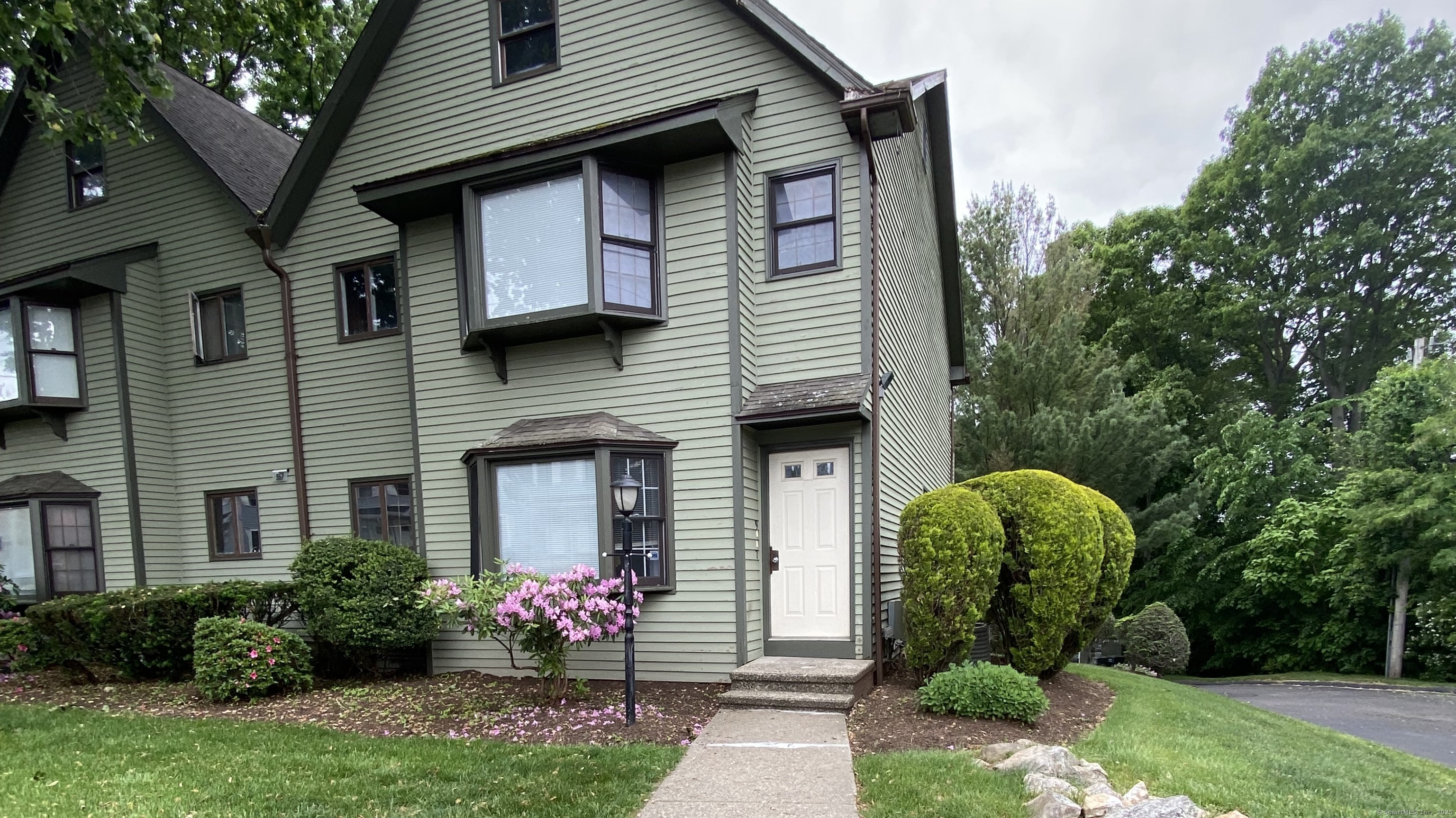 Rental Property at Peet Street 9, Bridgeport, Connecticut - Bedrooms: 2 
Bathrooms: 1 
Rooms: 3  - $2,150 MO.