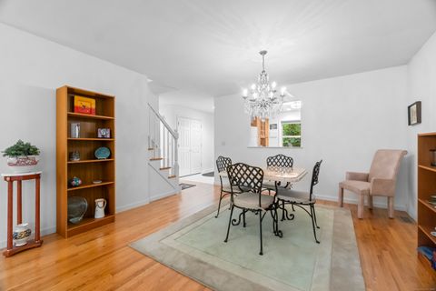 Tiny photo for 5 Crabapple Lane #5, East Lyme, CT 06357 (MLS # 24131871)
