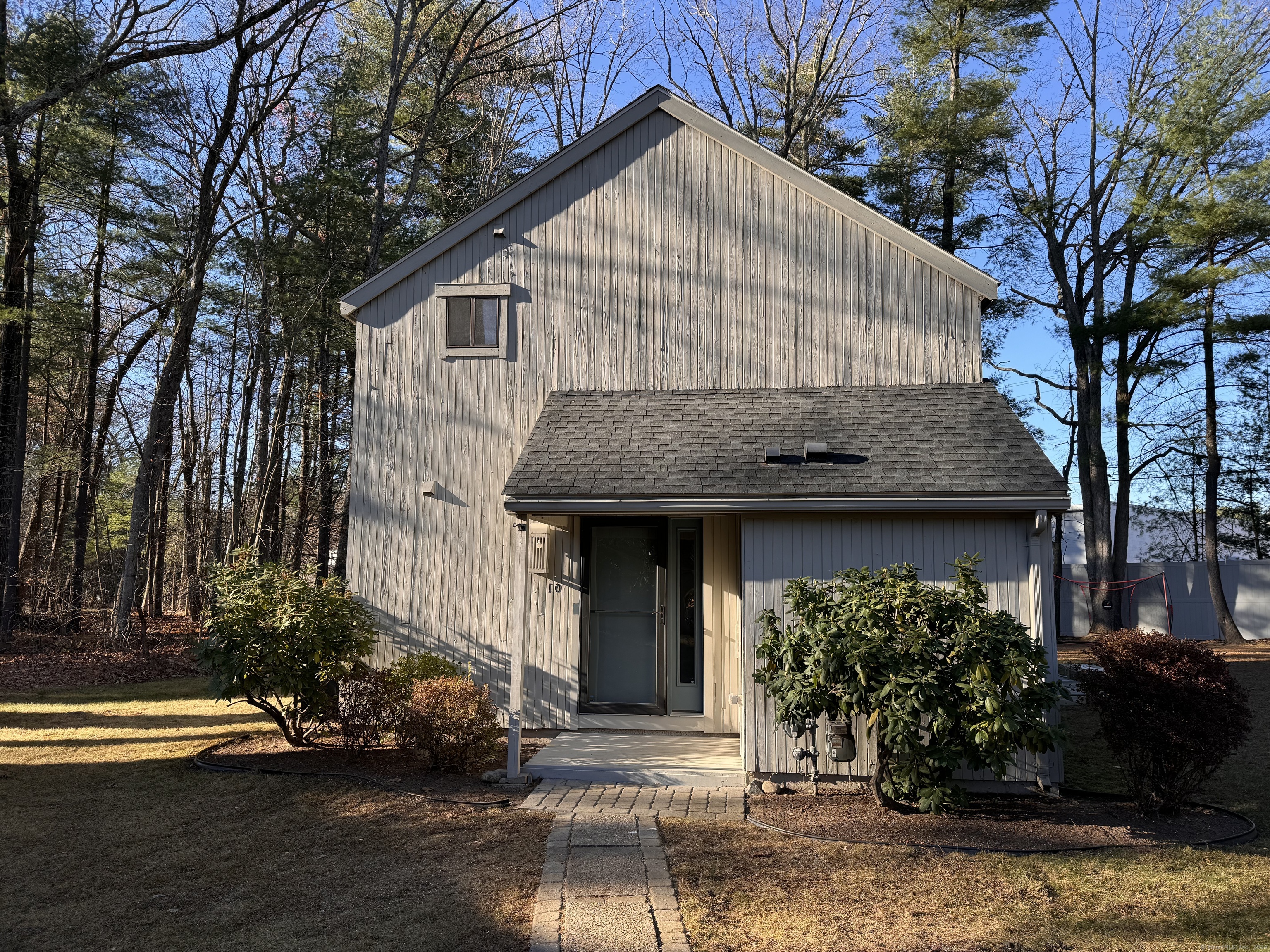 Photo 1 of Gray Pine Common 10, Avon, Connecticut, $3,200, Web #: 24060290