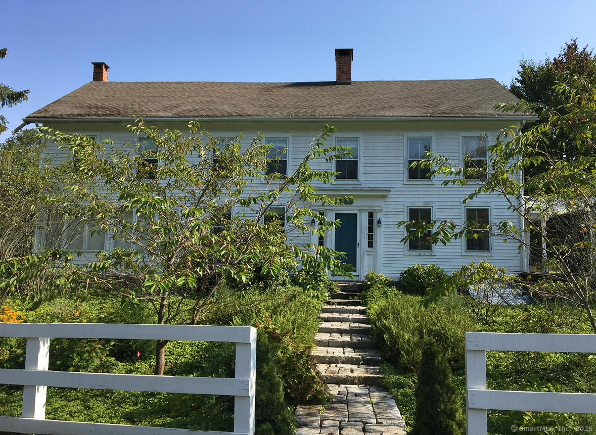 Long Mountain Road, New Milford, Connecticut - 4 Bedrooms  
4 Bathrooms  
10 Rooms - 