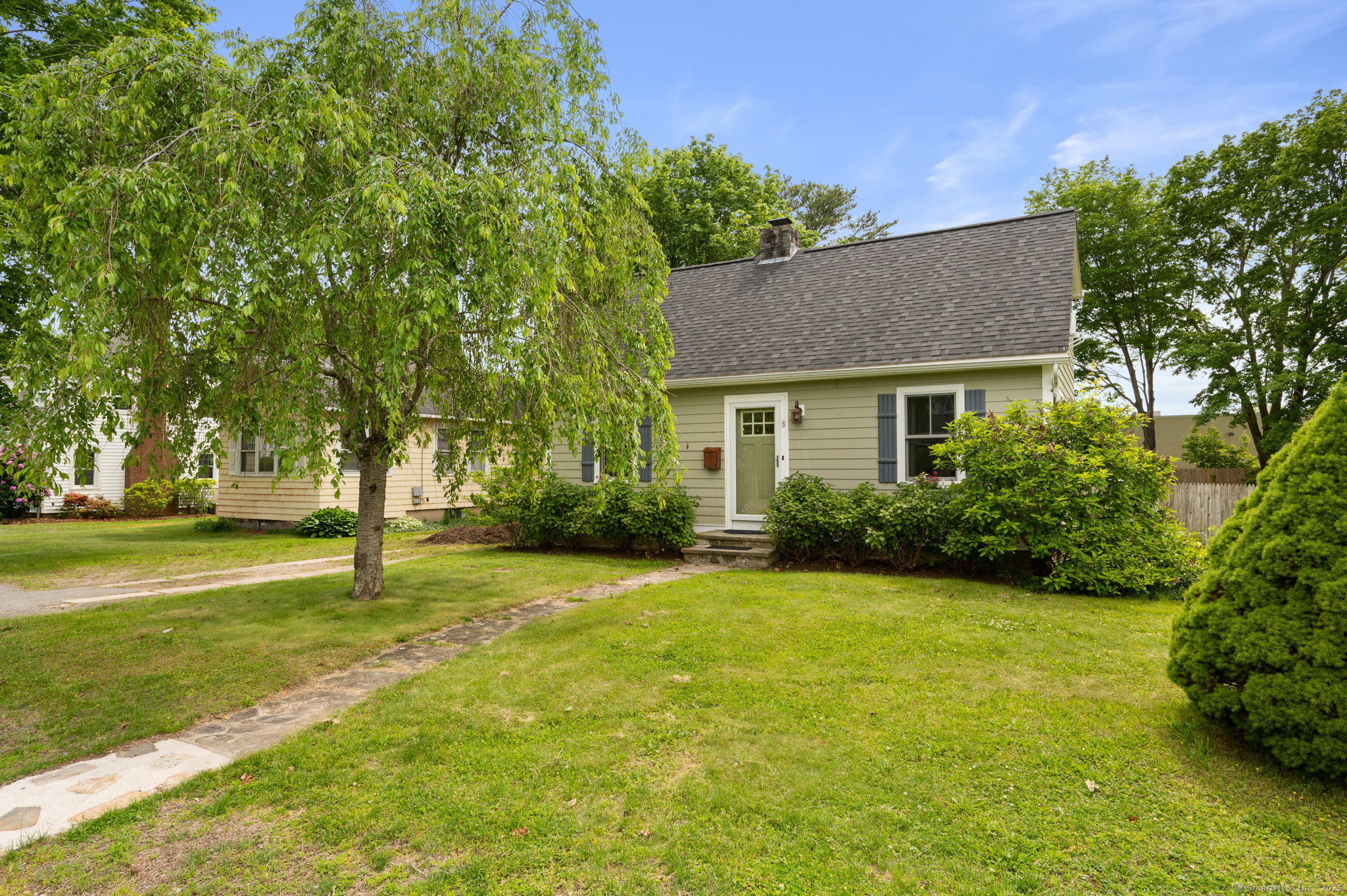 8 Maple Avenue