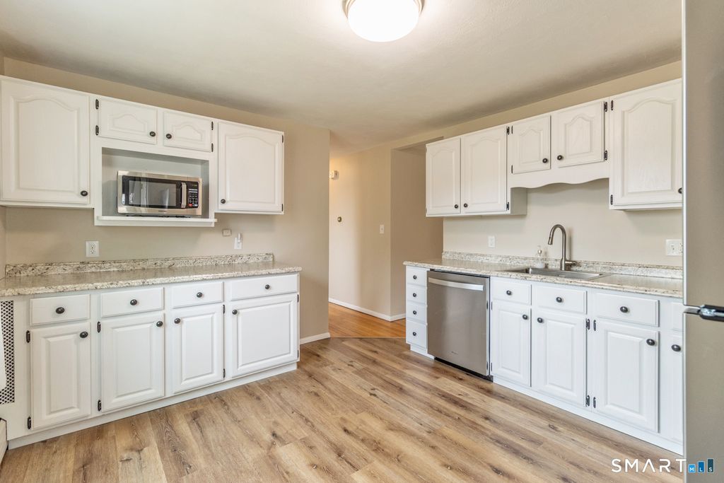 Photo of 194 Camp Street, Middletown, CT 06457 (MLS # 24159419)