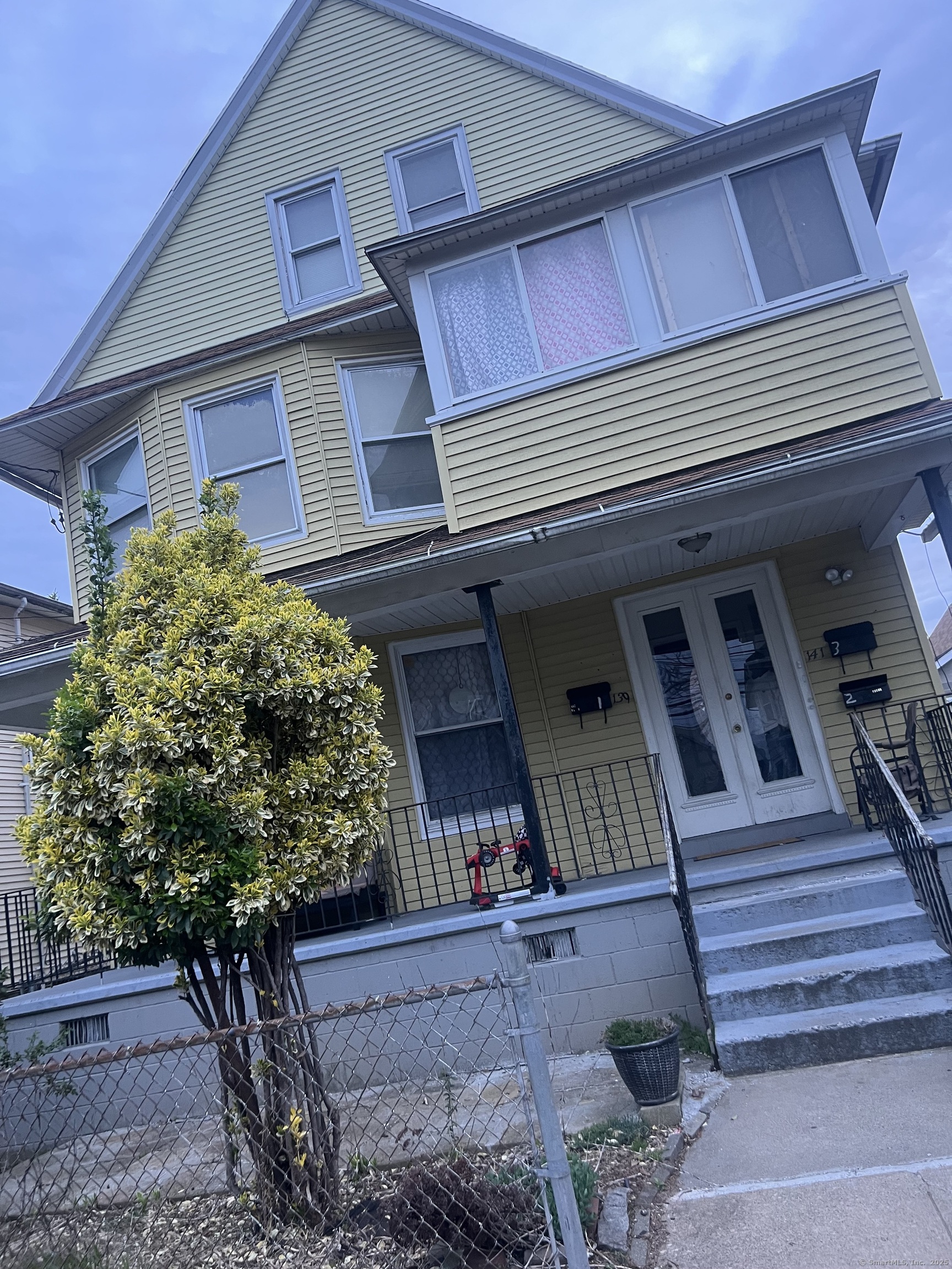Property for Sale at Whitney Avenue, Bridgeport, Connecticut - Bedrooms: 9 
Bathrooms: 3 
Rooms: 15  - $739,900