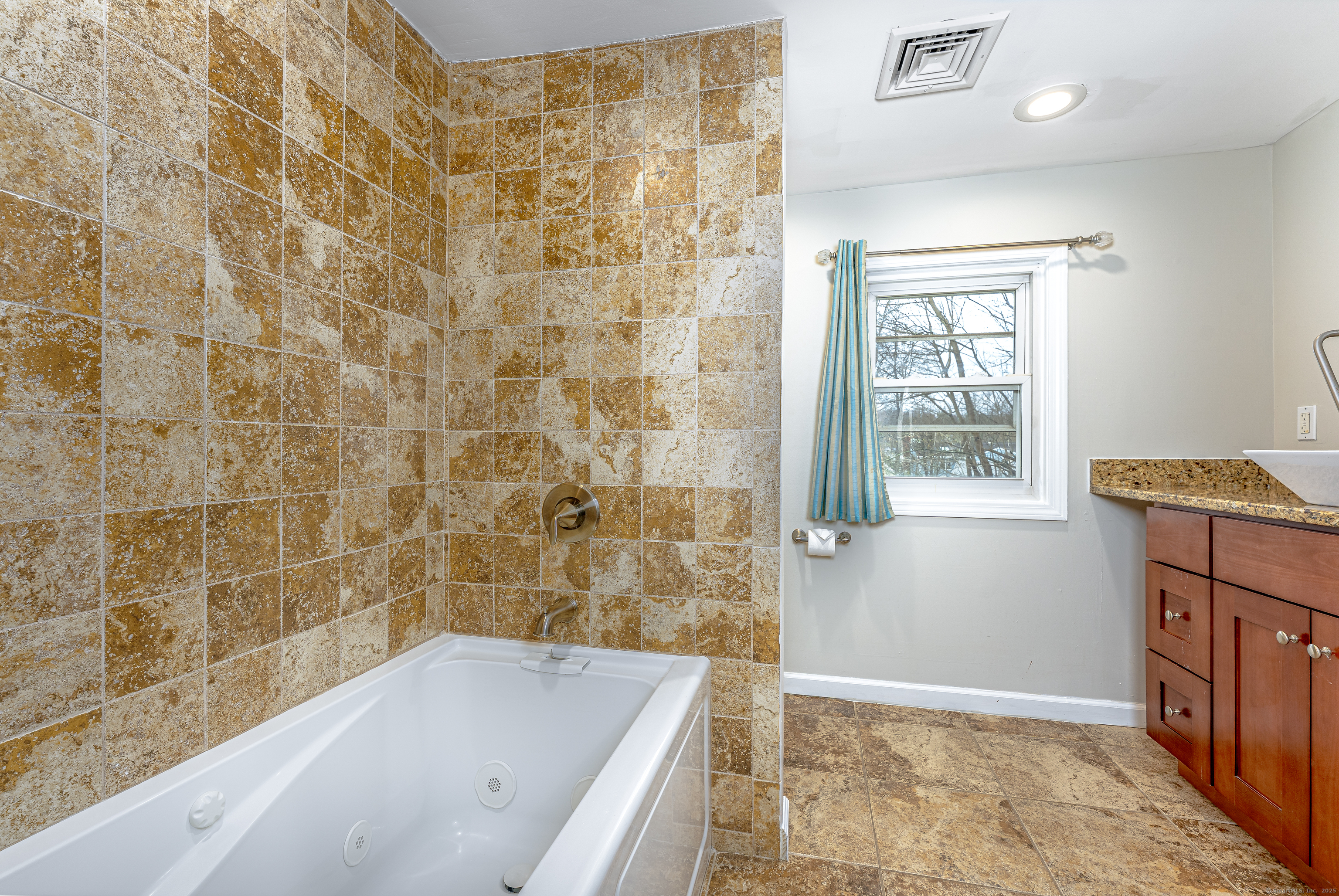 47 Dale Street, East Haven, Connecticut image 19