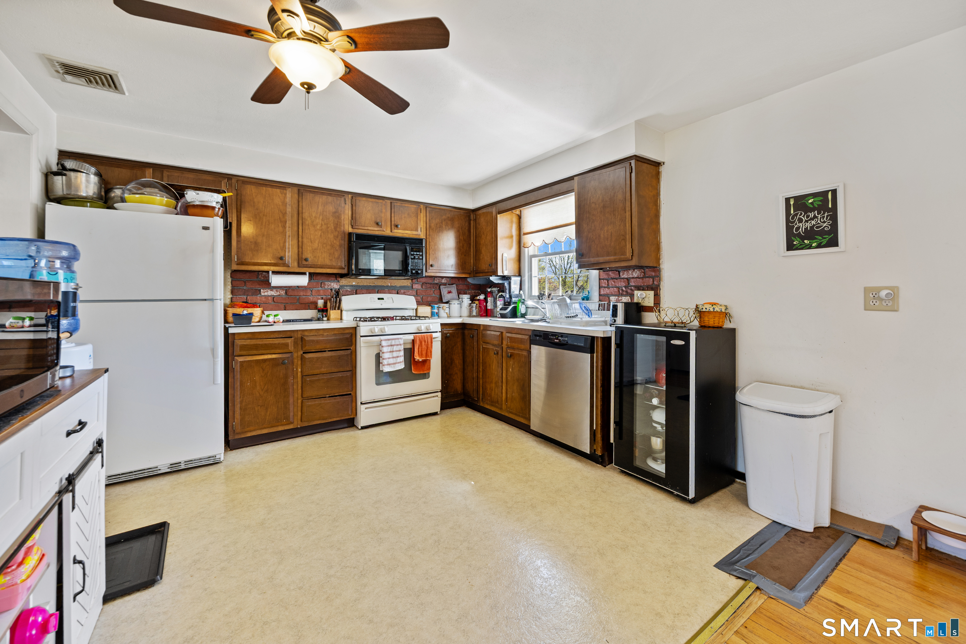 10 Brightwood Lane