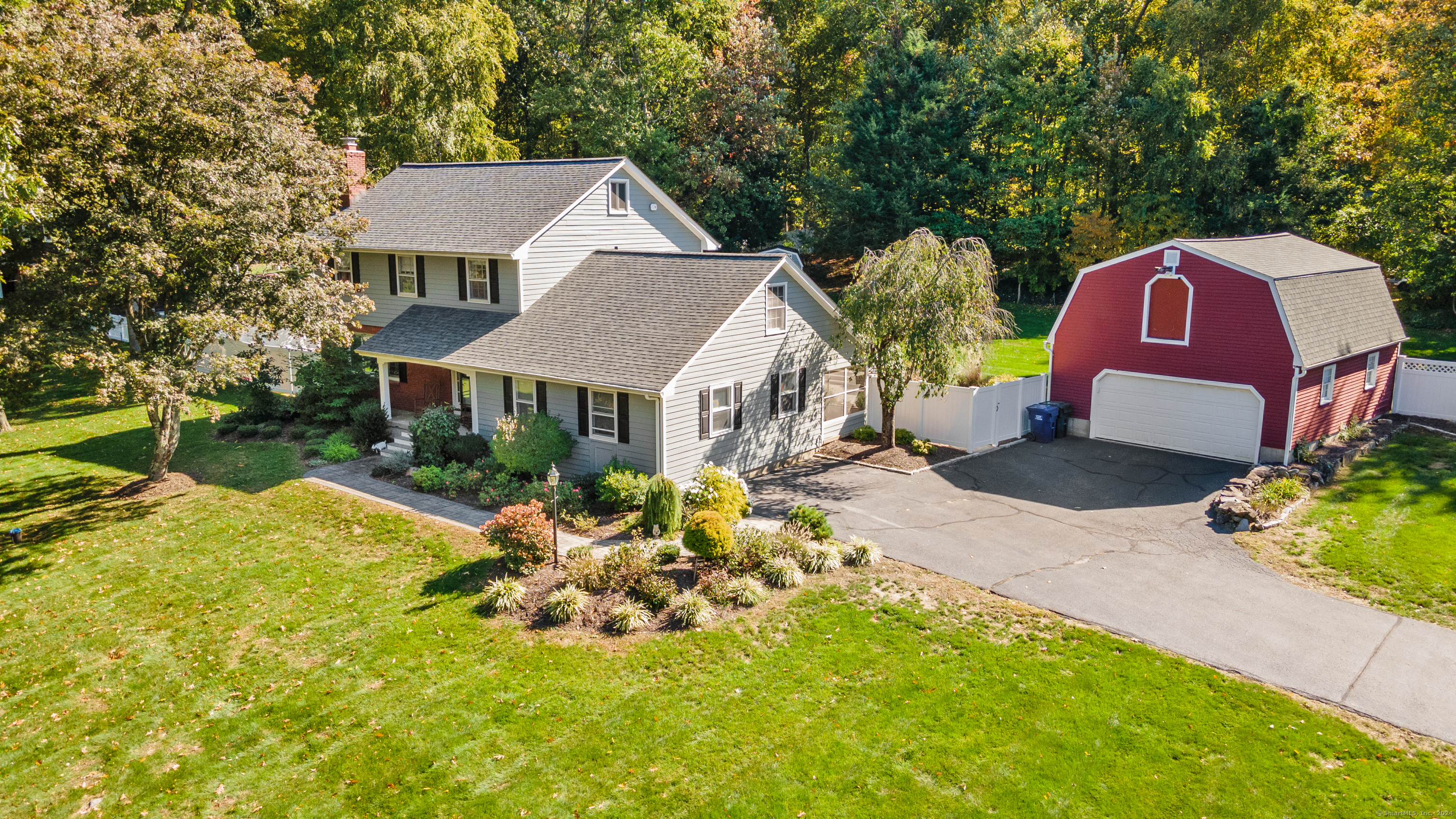 23 Carriage Drive, Oxford, Connecticut image 1