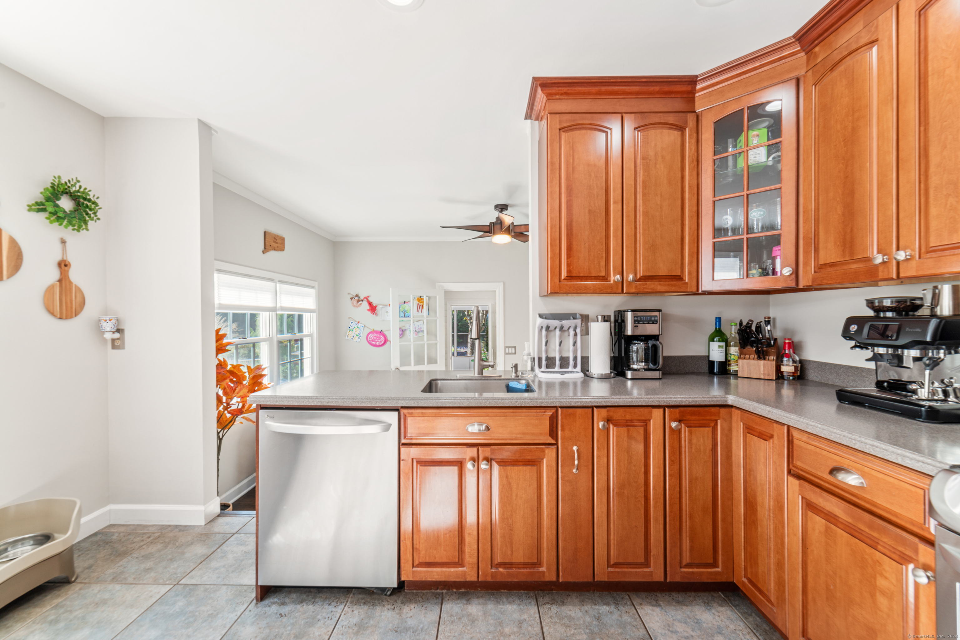 23 Carriage Drive, Oxford, Connecticut image 9