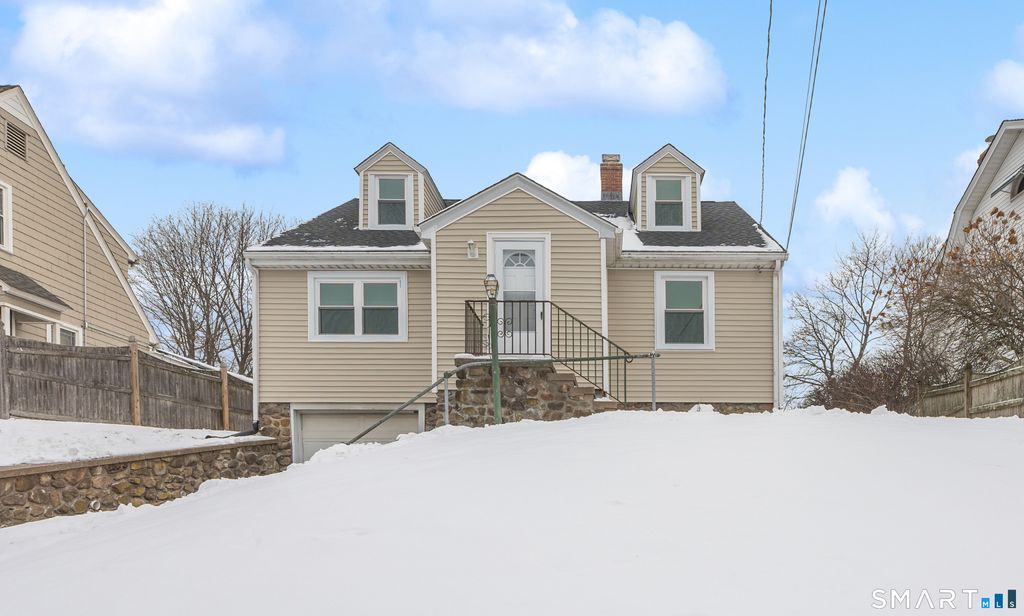 Photo of 328 Curtis Street, Meriden, CT 06450 (MLS # 24150365)