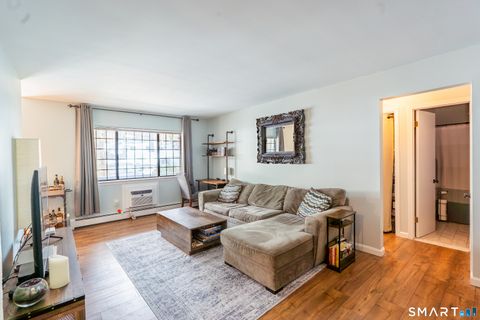 Tiny photo for 1 Essex Court #1, Brookfield, CT 06804 (MLS # 24147398)