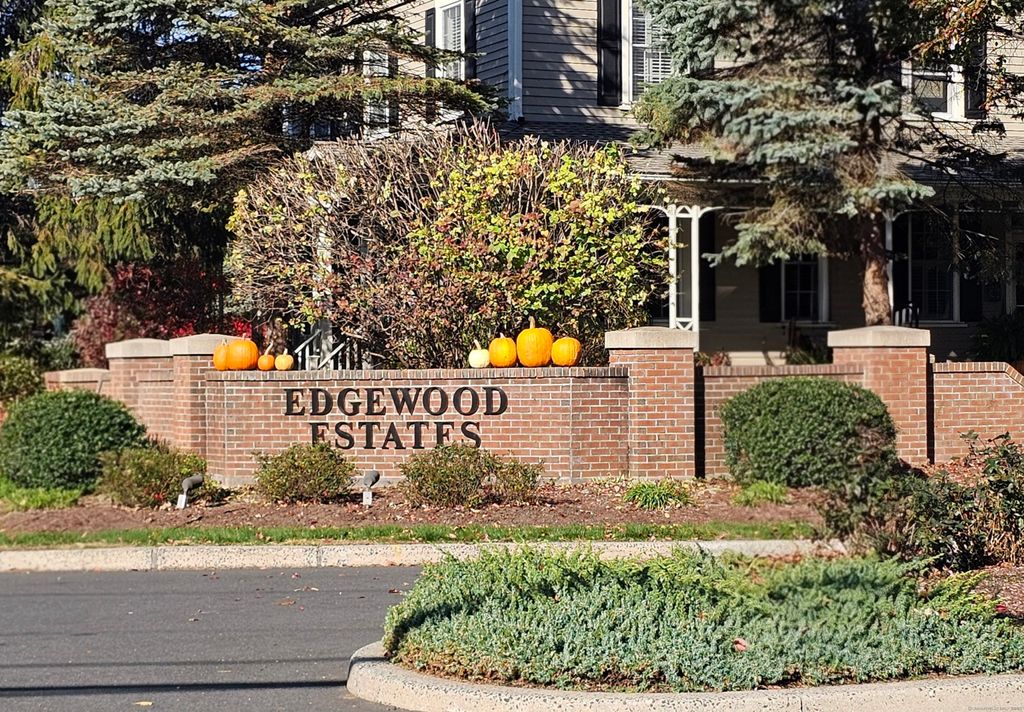 Photo of 24 Worthington Drive #24, Farmington, CT 06032 (MLS # 24137769)