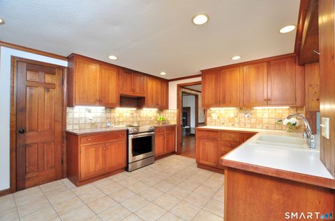 Tiny photo for 14 North Drive, Simsbury, CT 06070 (MLS # 24163067)