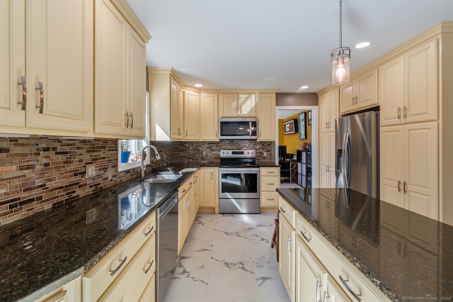 42 Pasay Road, Thompson, Connecticut image 5