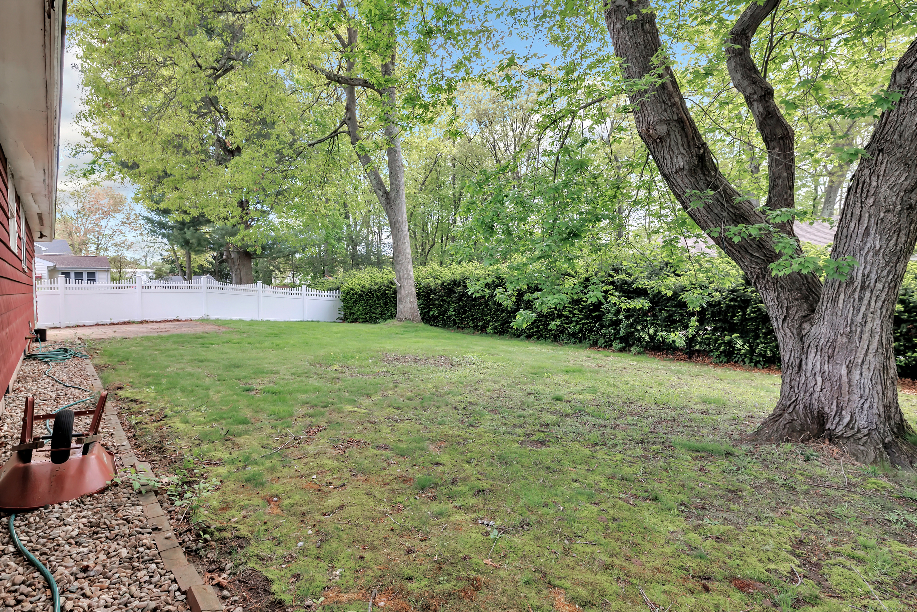 15 Roger Avenue, North Haven, Connecticut image 32