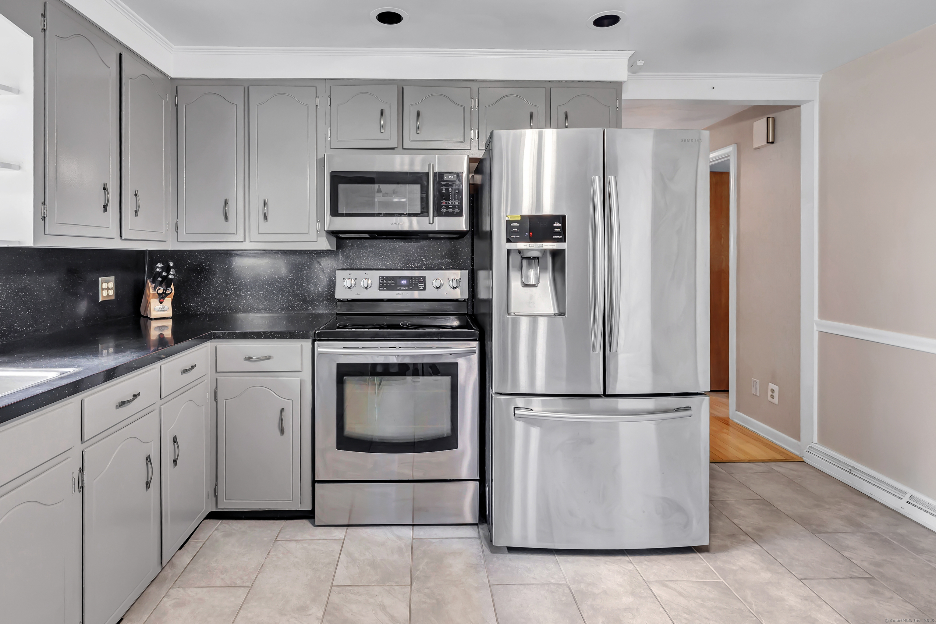 15 Roger Avenue, North Haven, Connecticut image 13