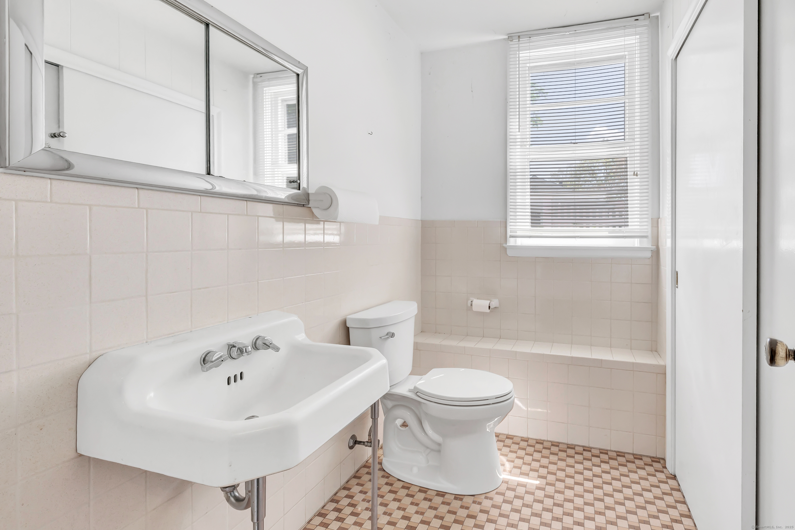 15 Roger Avenue, North Haven, Connecticut image 24