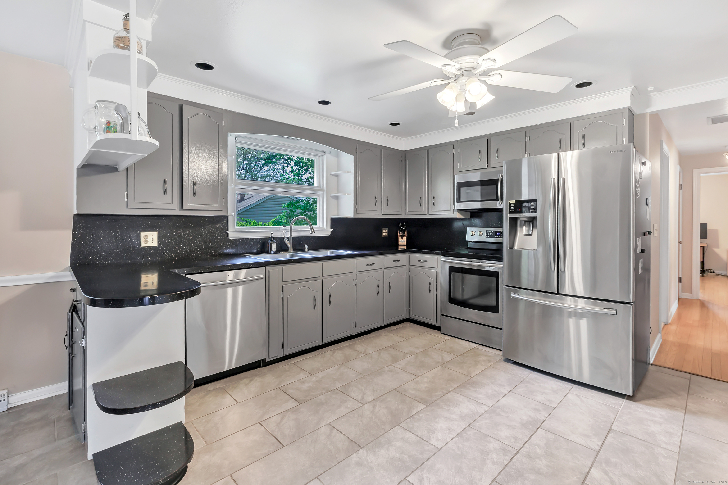 15 Roger Avenue, North Haven, Connecticut image 9