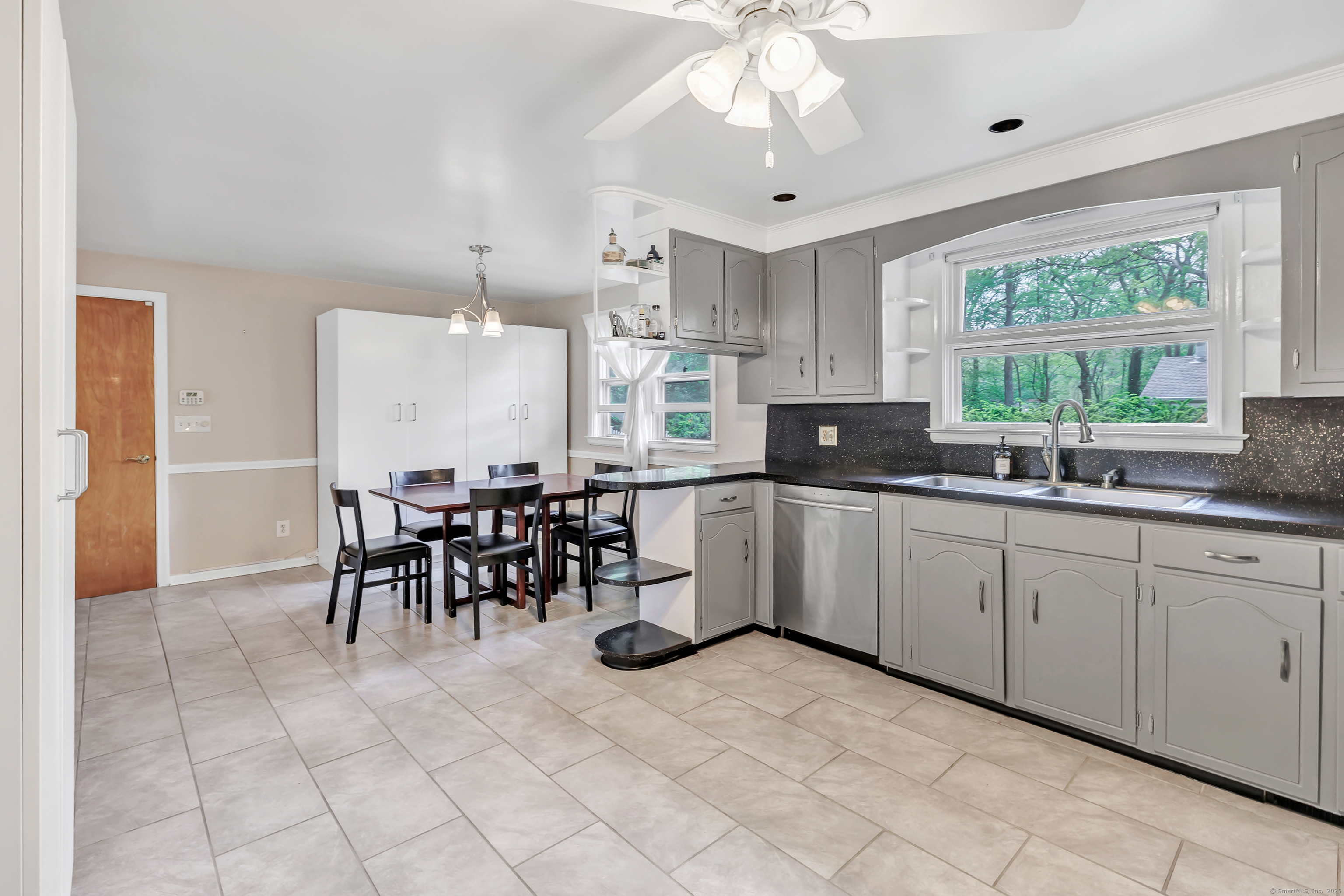 15 Roger Avenue, North Haven, Connecticut image 10