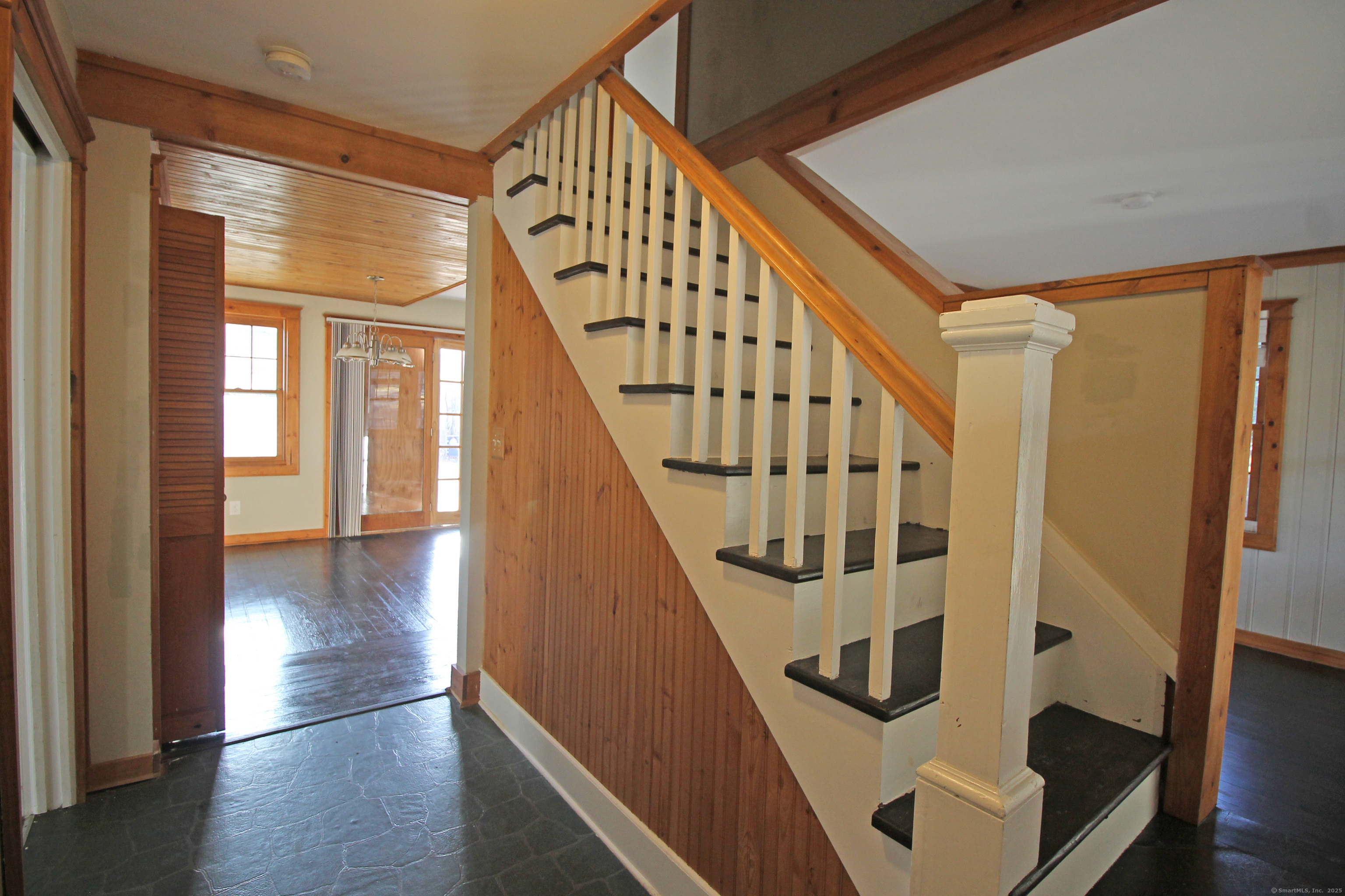 28 Rockwell Road, Bethel, Connecticut image 2