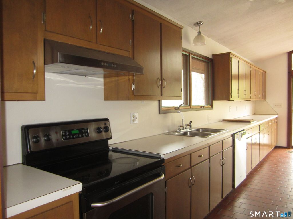 Photo of 58 Candide Lane, Mansfield, CT 06268 (MLS # 24171528)